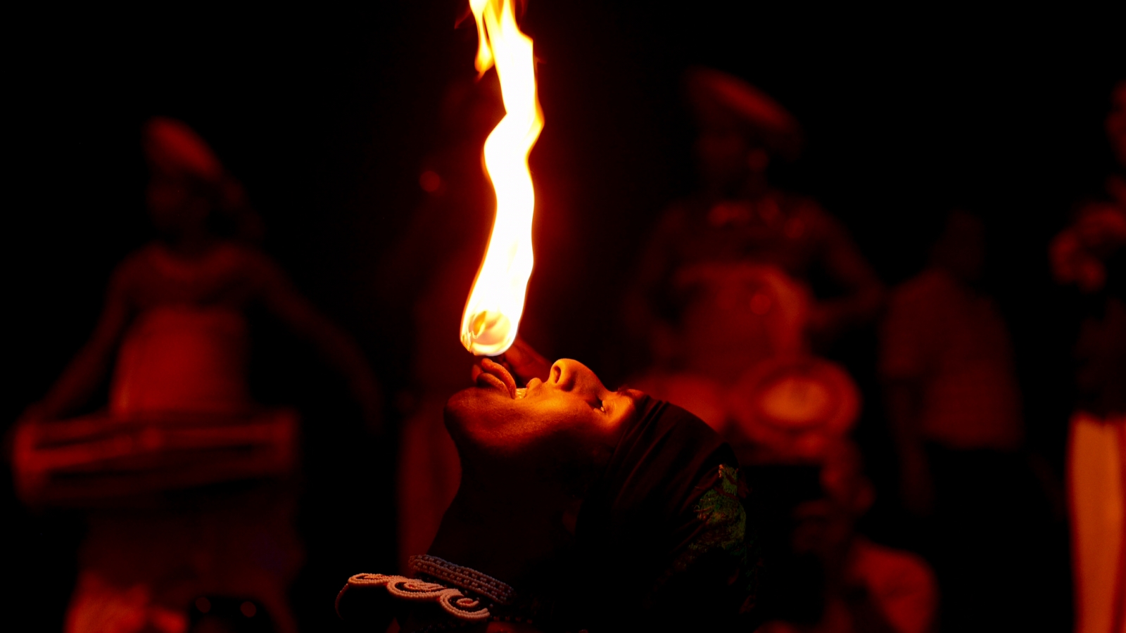 Fire Eating Sri Lanka Kandayan Dancer 2015 Sarah Matler Photogra